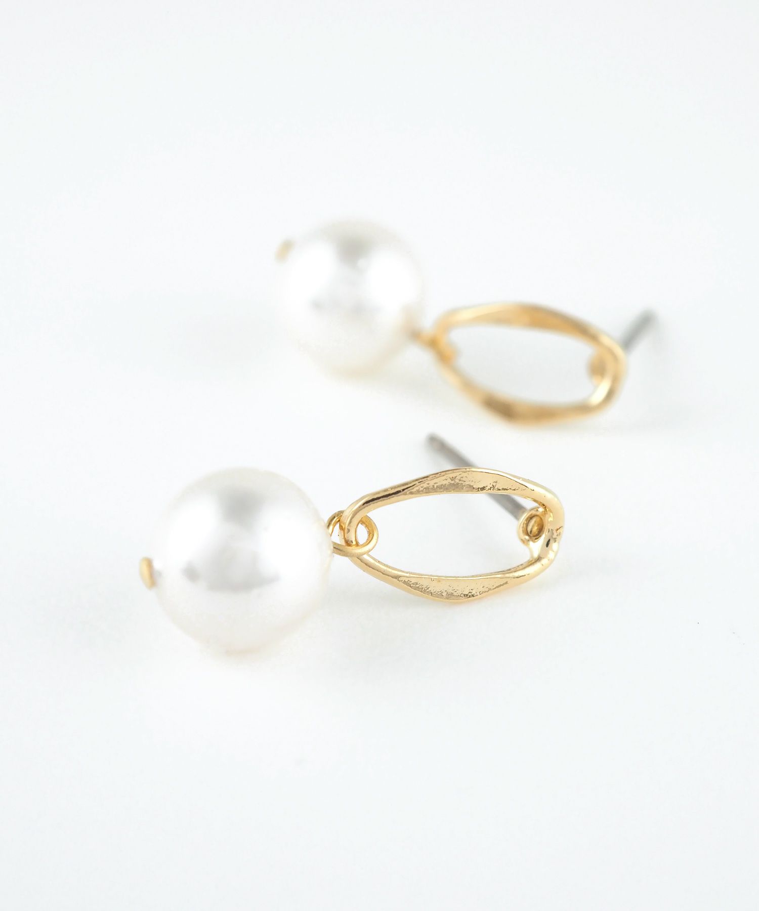 オーバルメタルラインパールピュアチタンポストピアス【ISS】