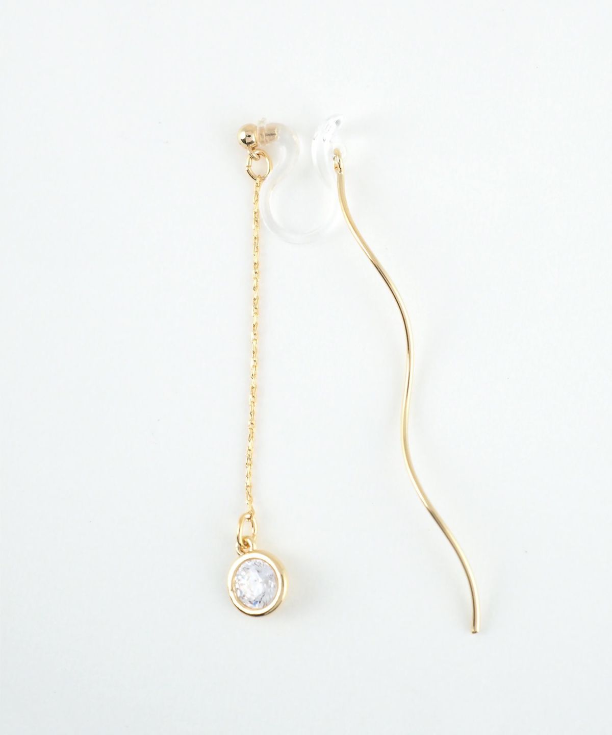 スウェイサークルウェーブ樹脂ノンホールイヤリング【ISS】