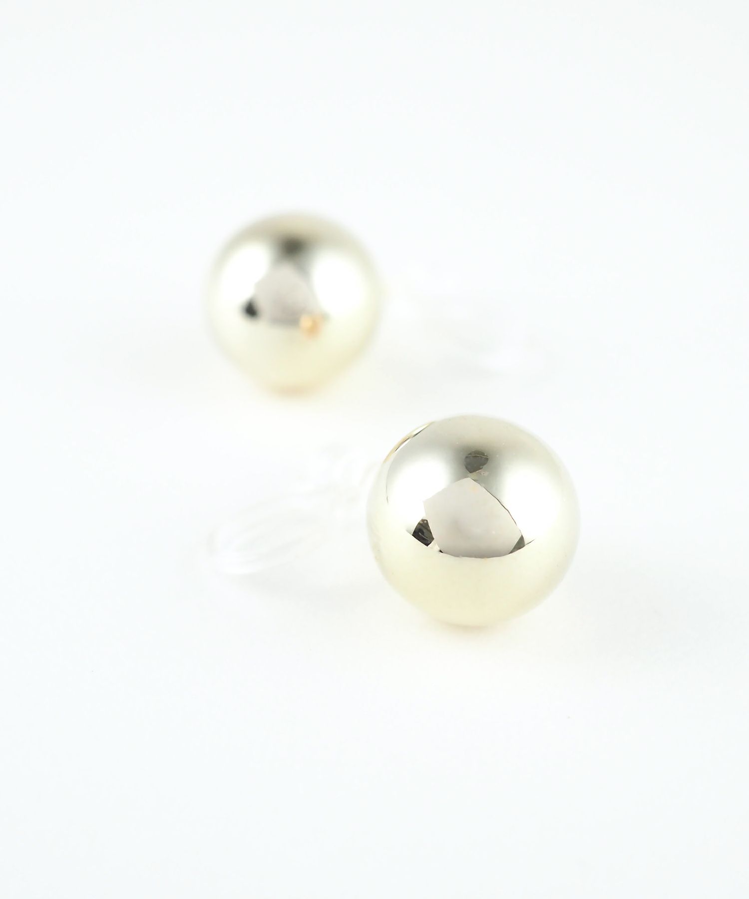 メタルボール樹脂ノンホールイヤリング【ISS】