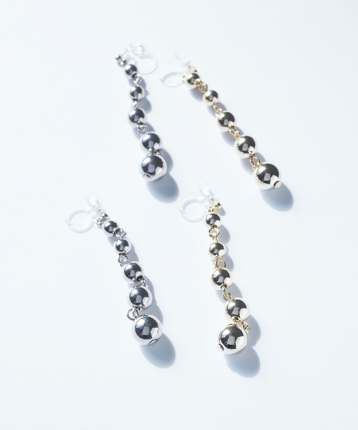 メタルボールロング樹脂ノンホールイヤリング【ISS】