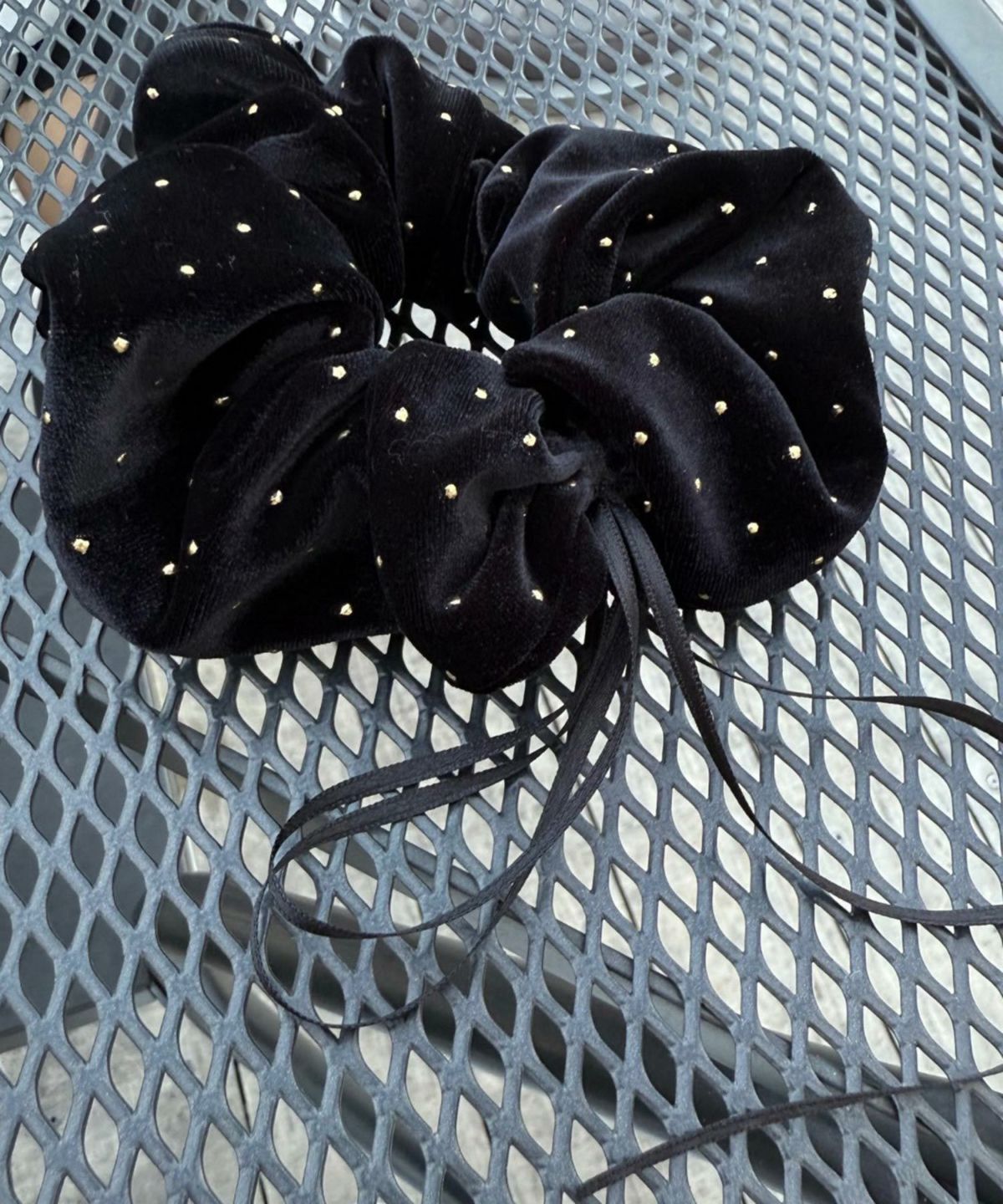 スリムリボン付きベロアシュシュ【Grace】