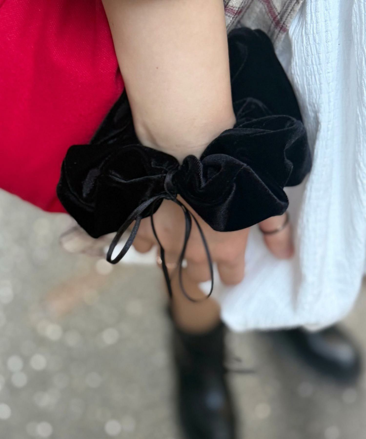 スリムリボン付きベロアシュシュ【Grace】