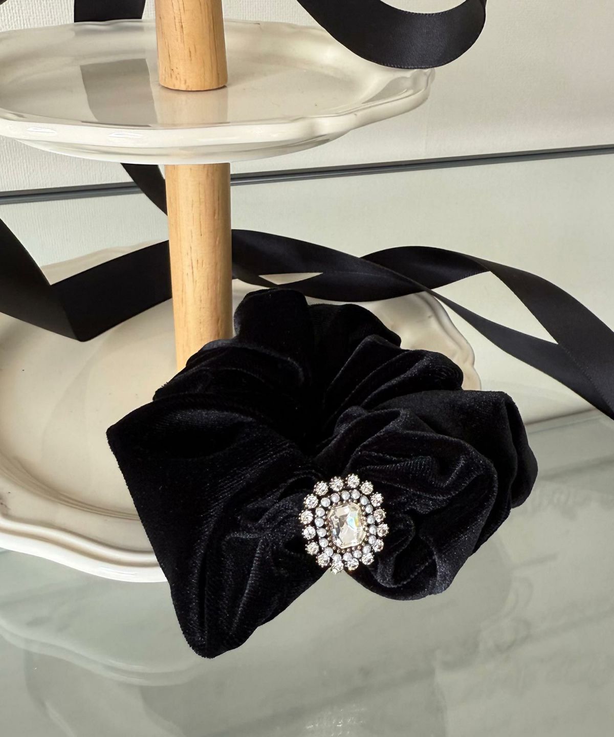 ビジュー付きベロアシュシュ【Grace】