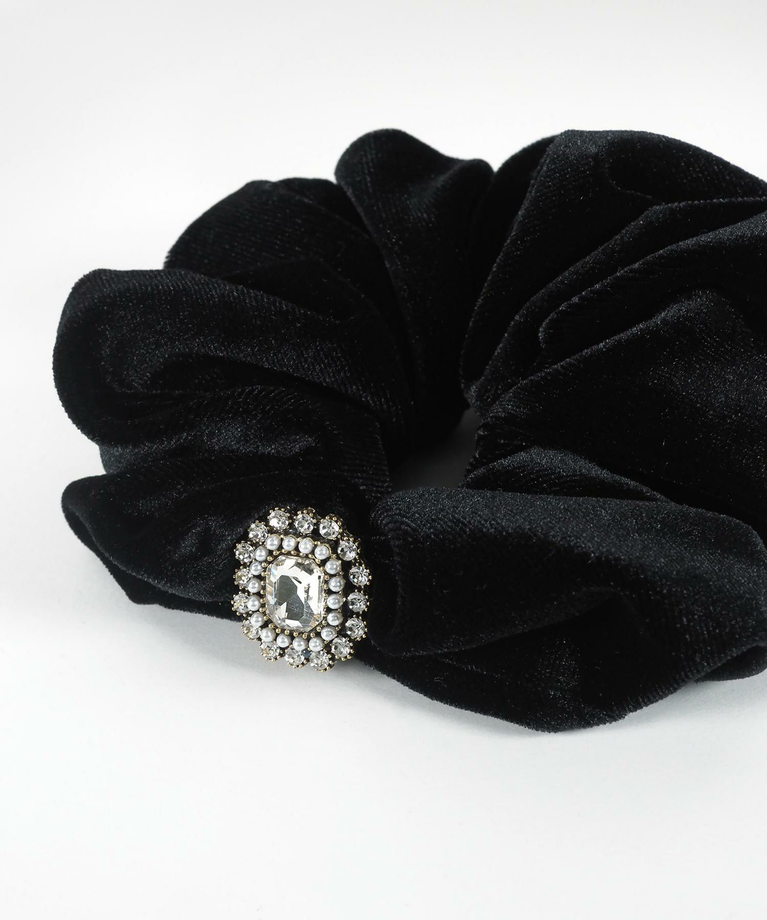 ビジュー付きベロアシュシュ【Grace】