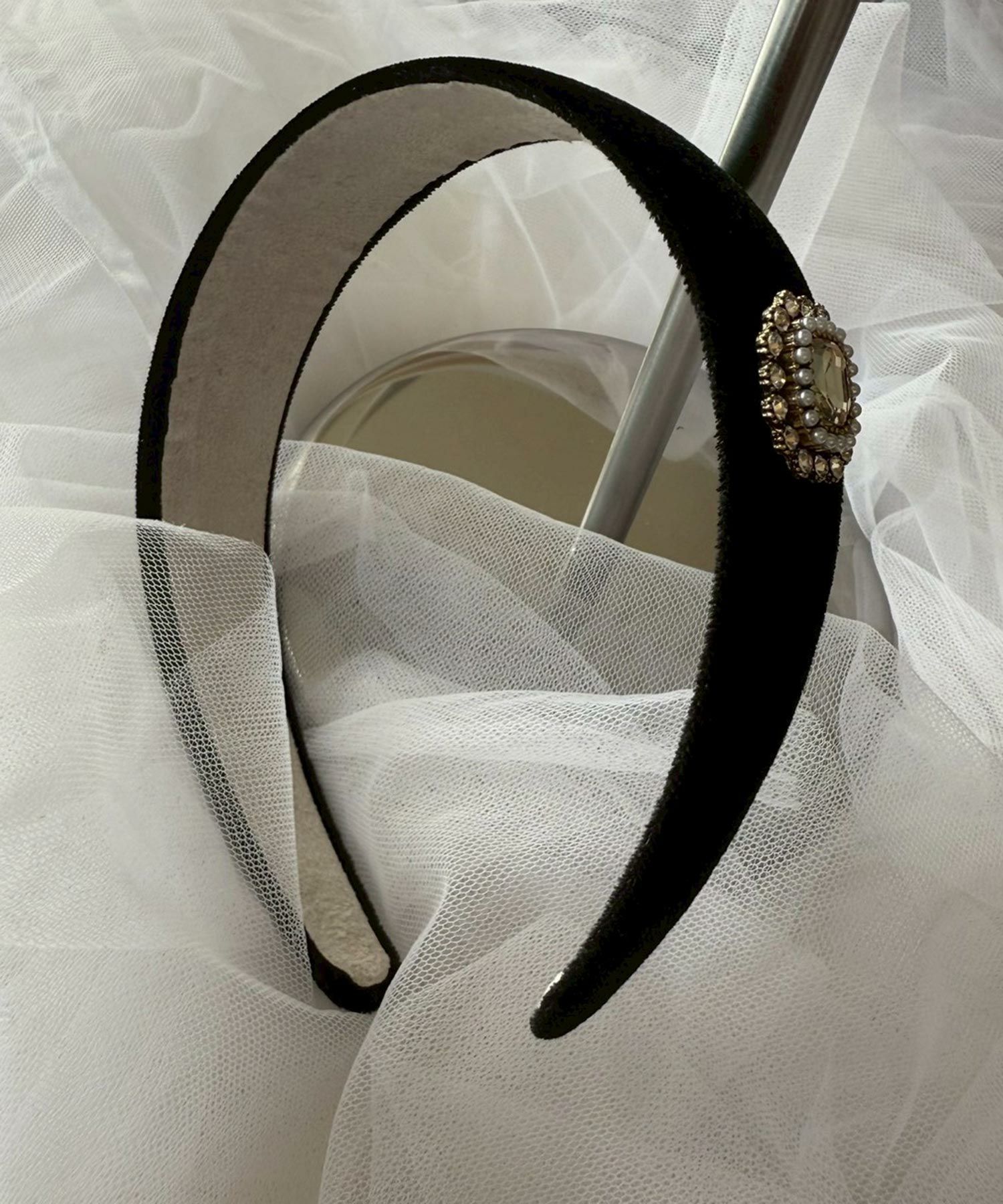 ビジュー付きベロアカチューシャ【Grace】