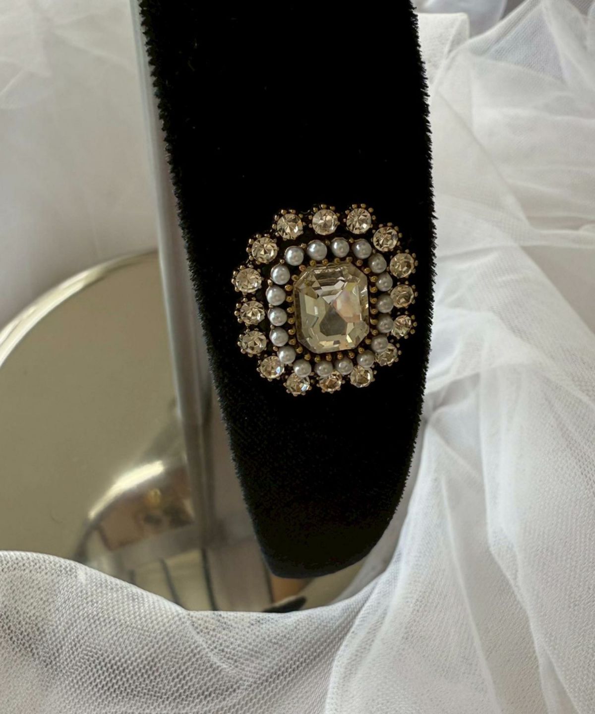 ビジュー付きベロアカチューシャ【Grace】