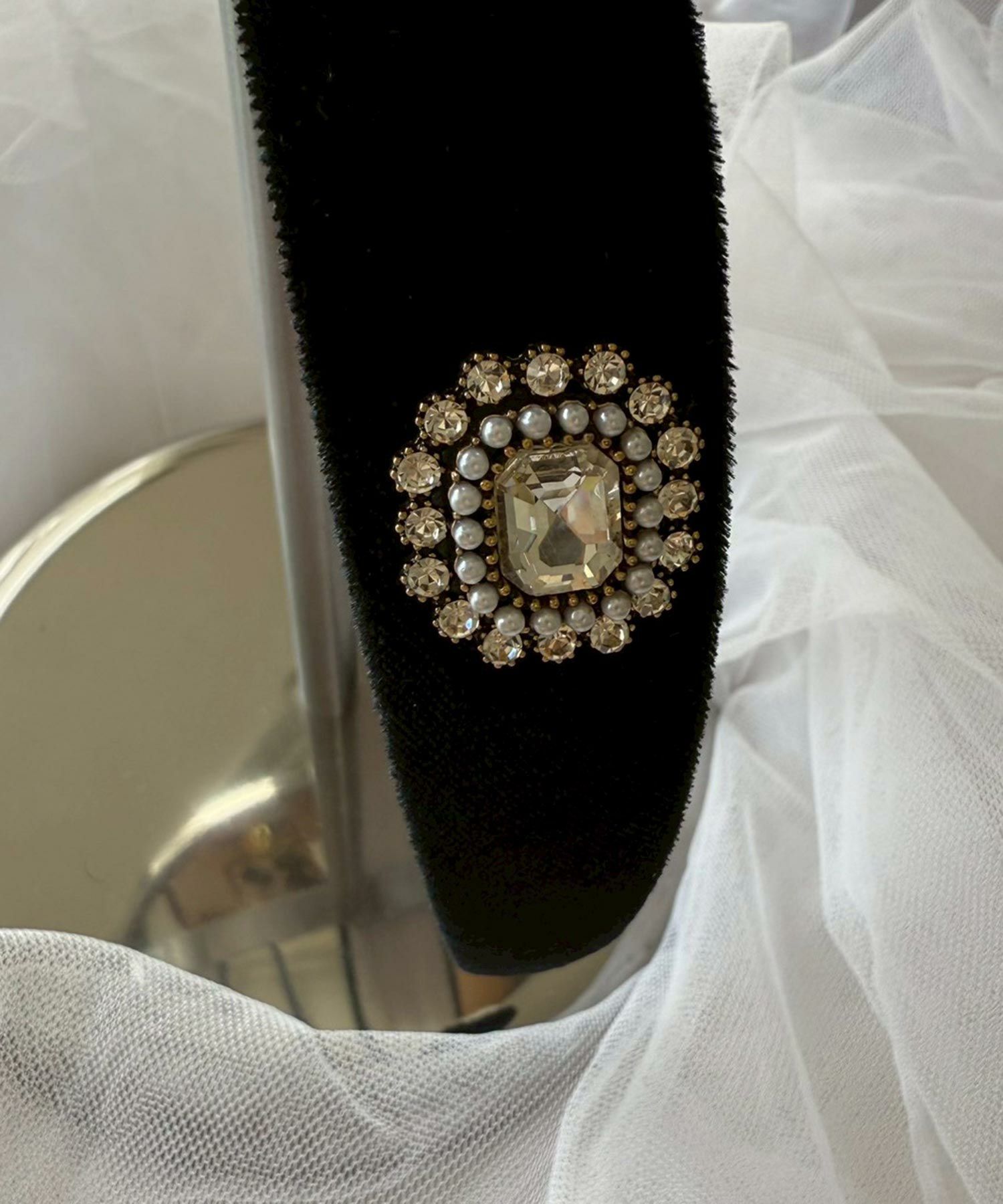 ビジュー付きベロアカチューシャ【Grace】