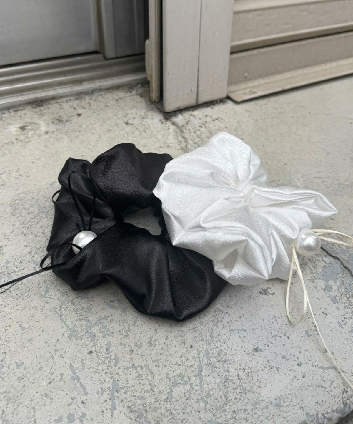 パール×スリムリボンビッグシュシュ【Grace】