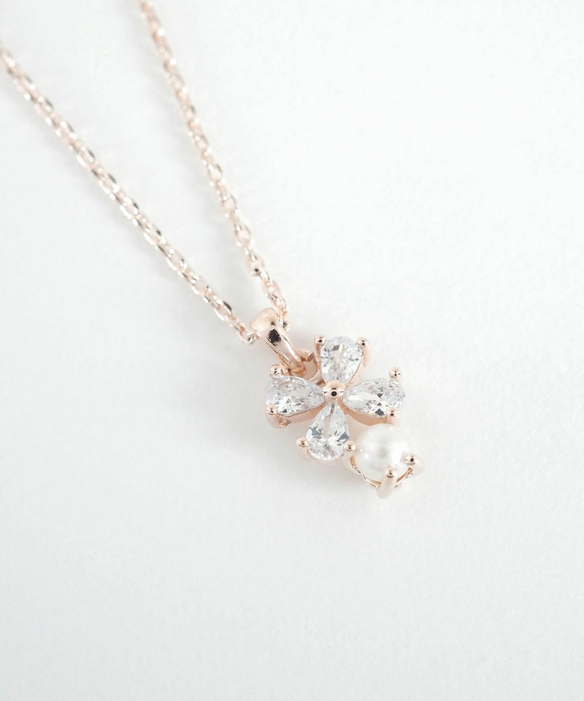 キュービッククローバーパールネックレス