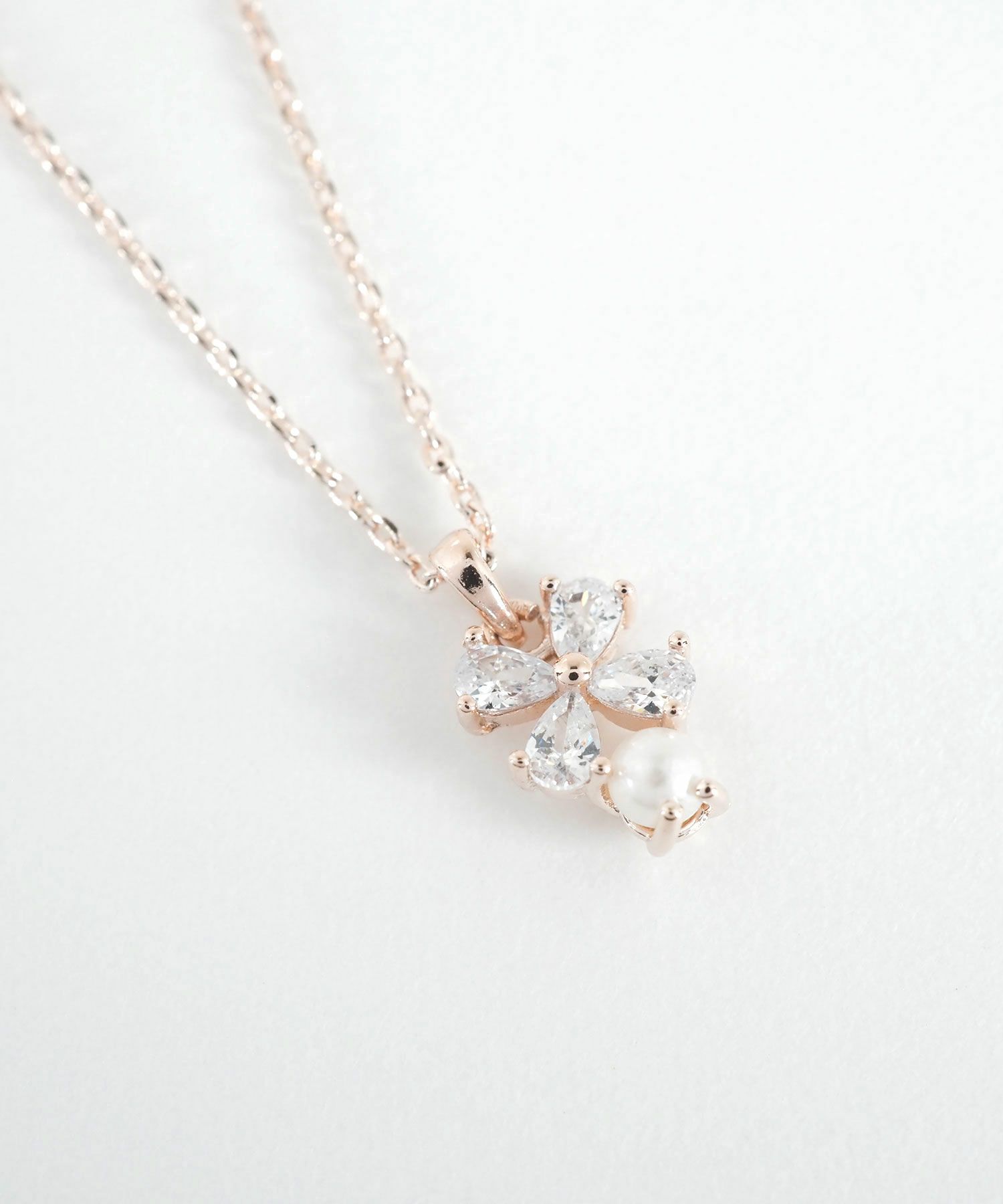 キュービッククローバーパールネックレス