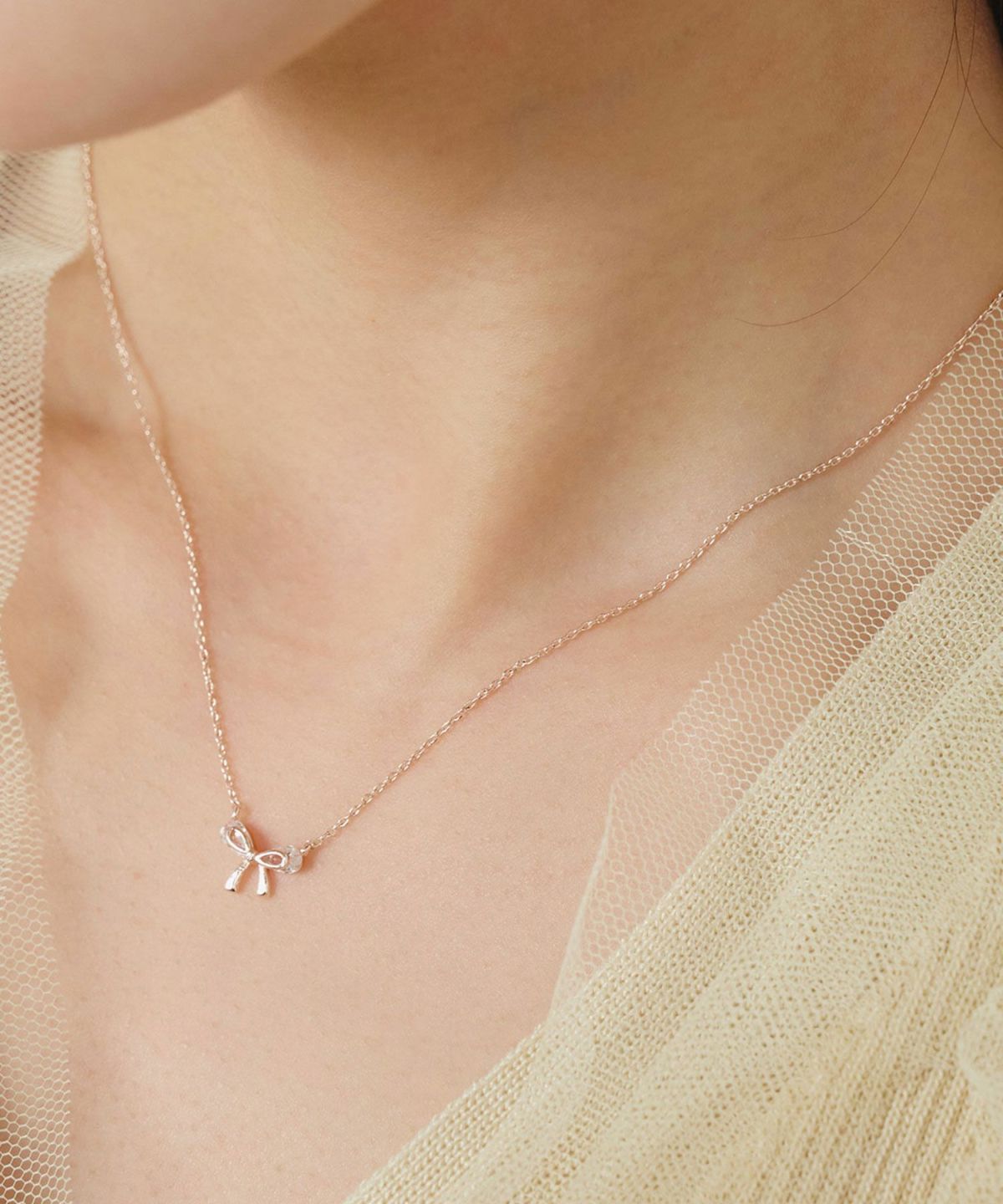 キュービックメタリックリボンネックレス