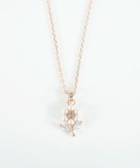 パールフルールネックレス