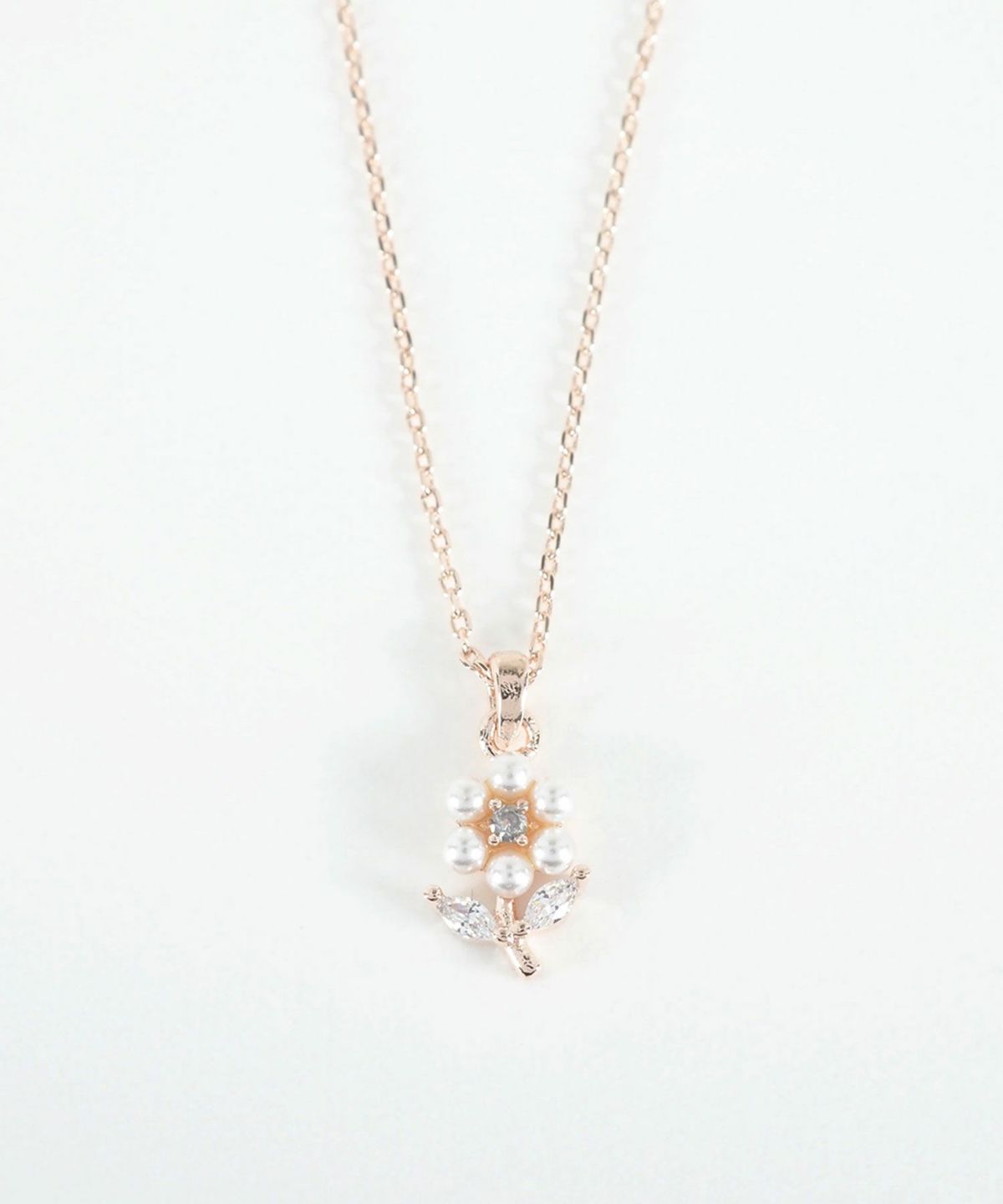 パールフルールネックレス