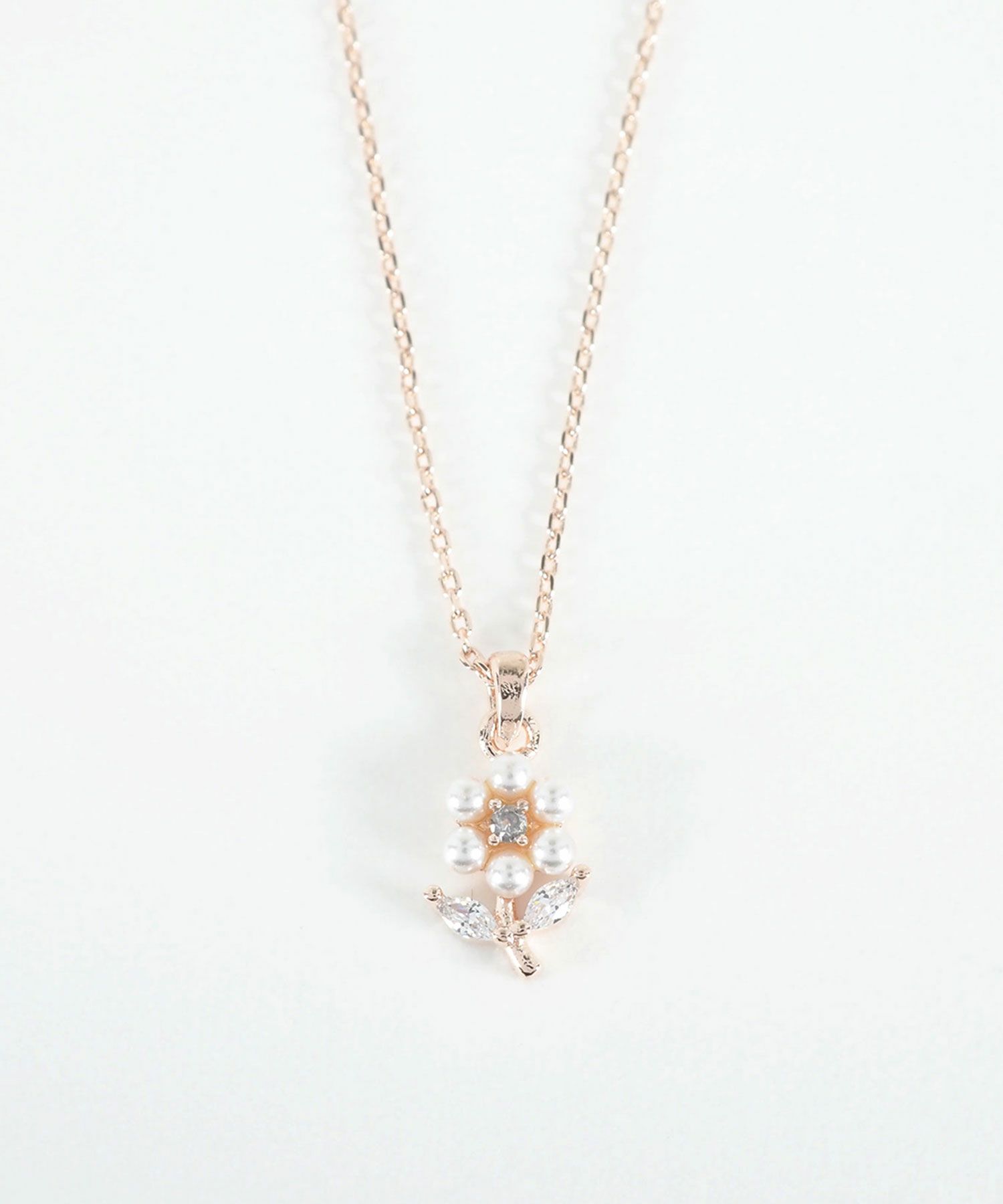 パールフルールネックレス