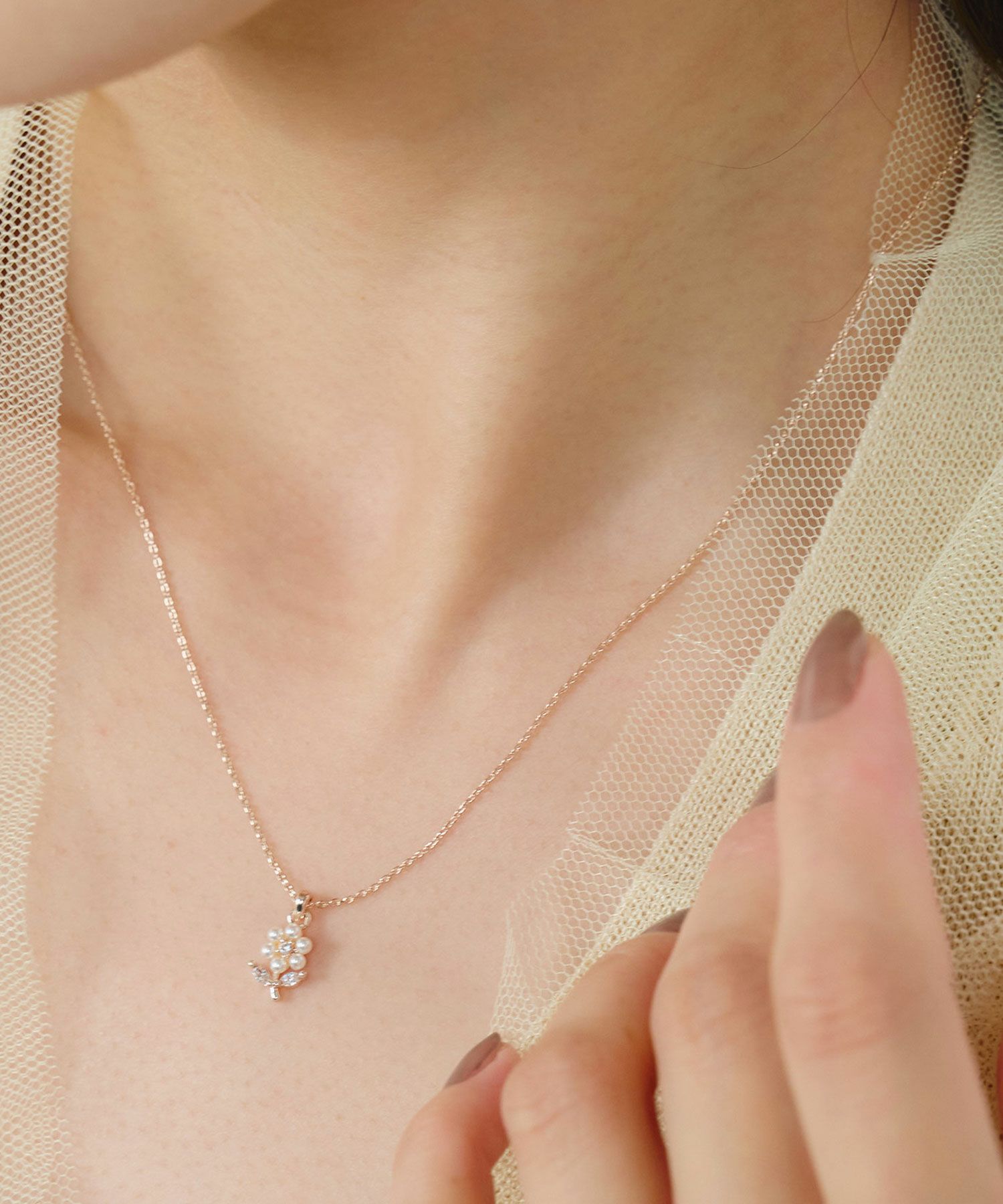 パールフルールネックレス