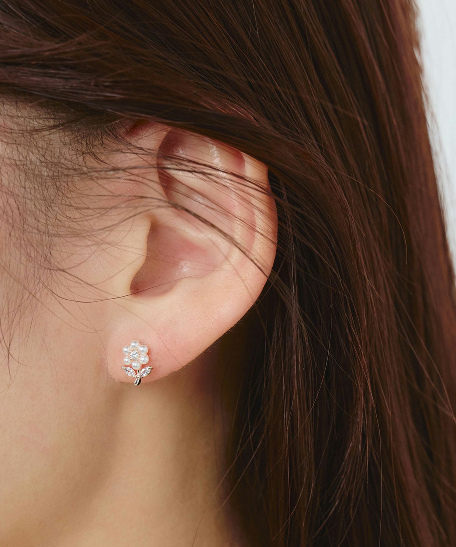 パールフルールチタンポストピアス