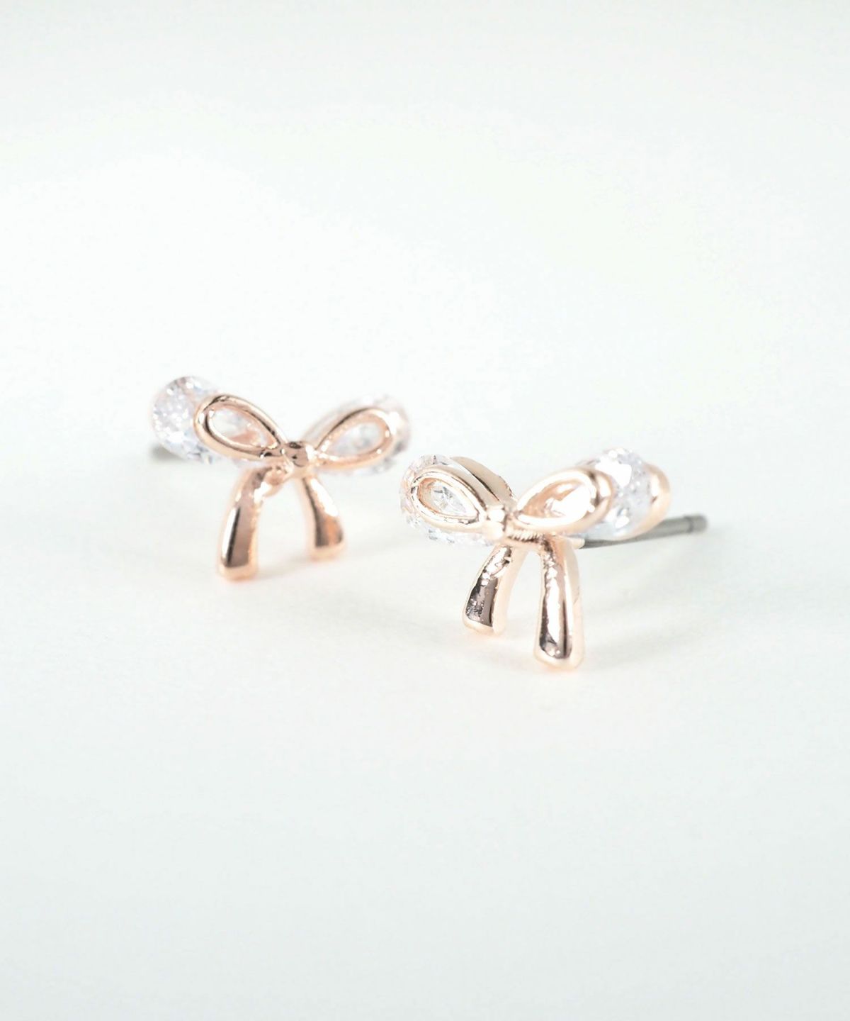 キュービックメタリックリボンチタンポストピアス