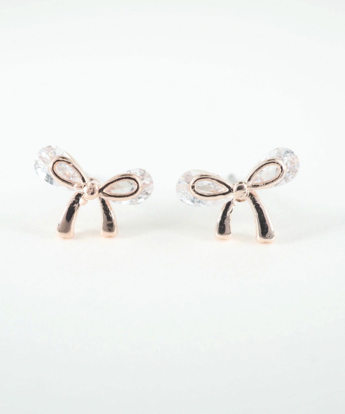 キュービックメタリックリボンチタンポストピアス