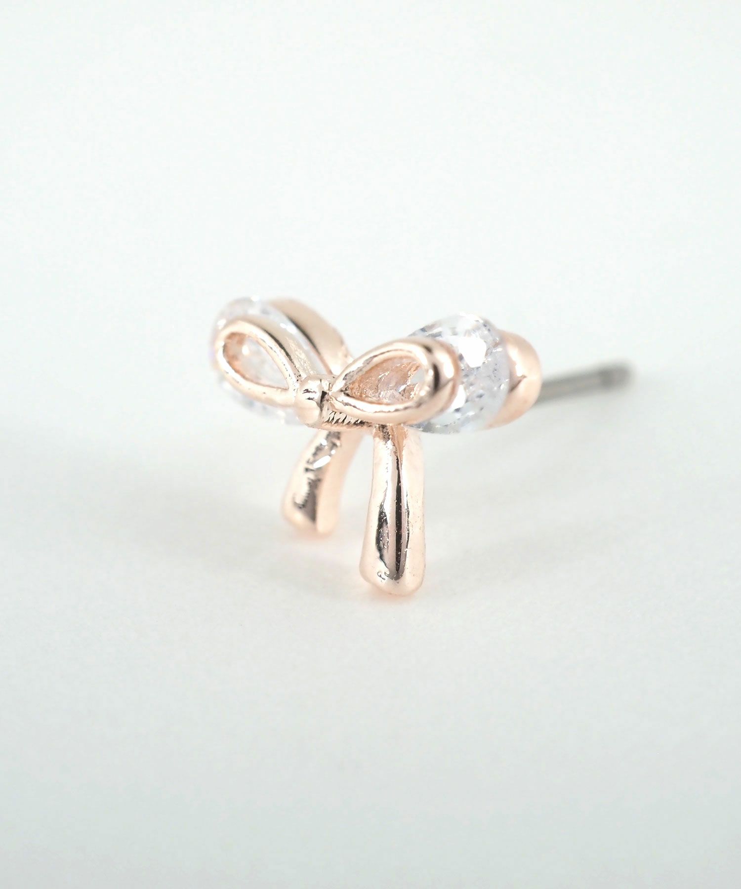 キュービックメタリックリボンチタンポストピアス