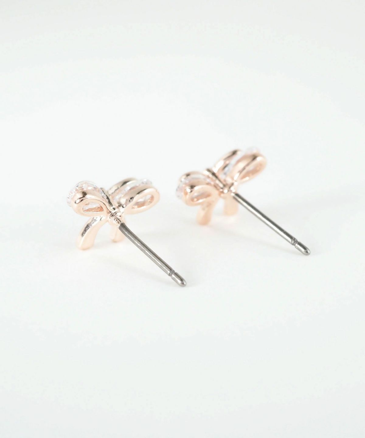 キュービックメタリックリボンチタンポストピアス