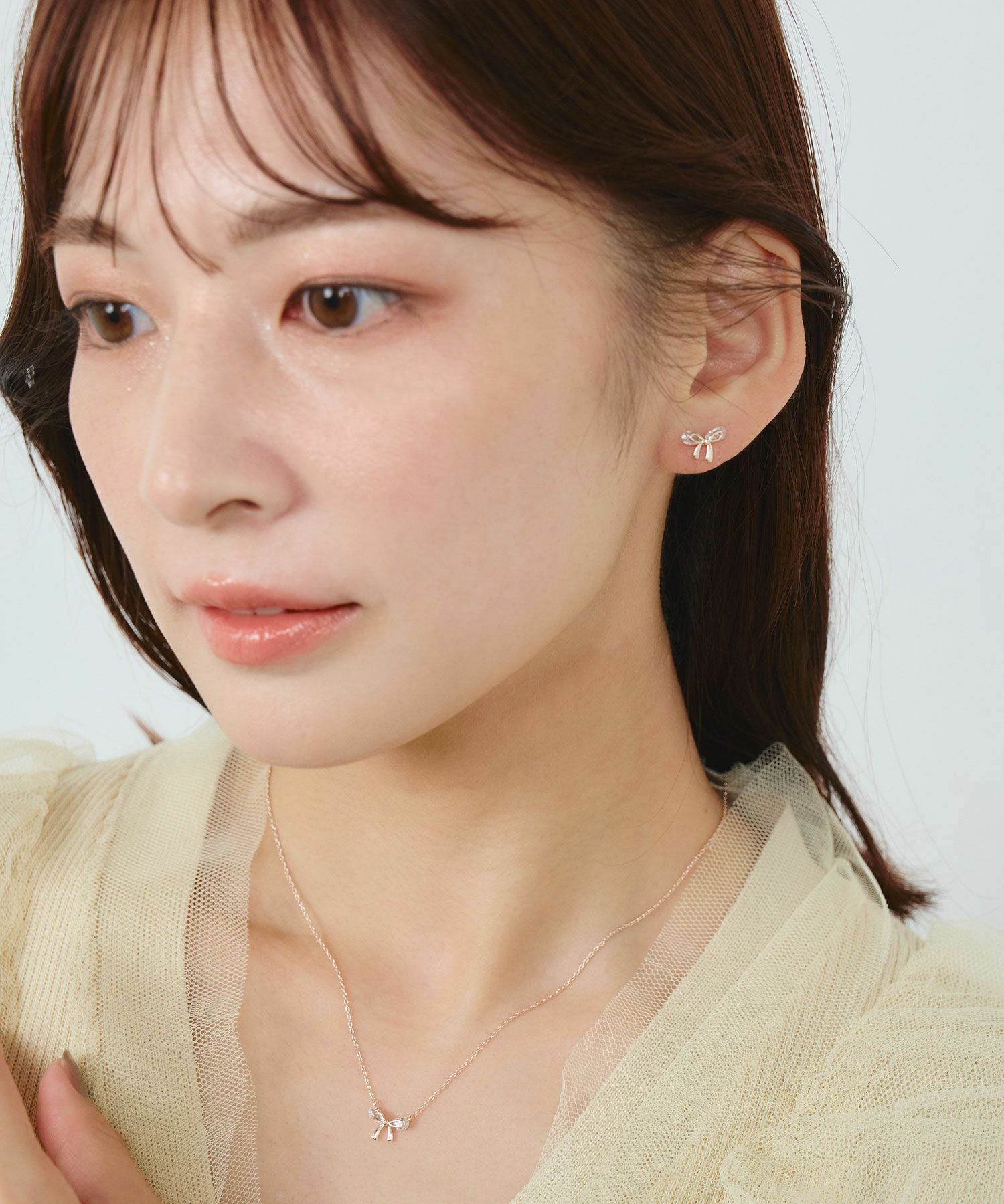 キュービックメタリックリボンチタンポストピアス