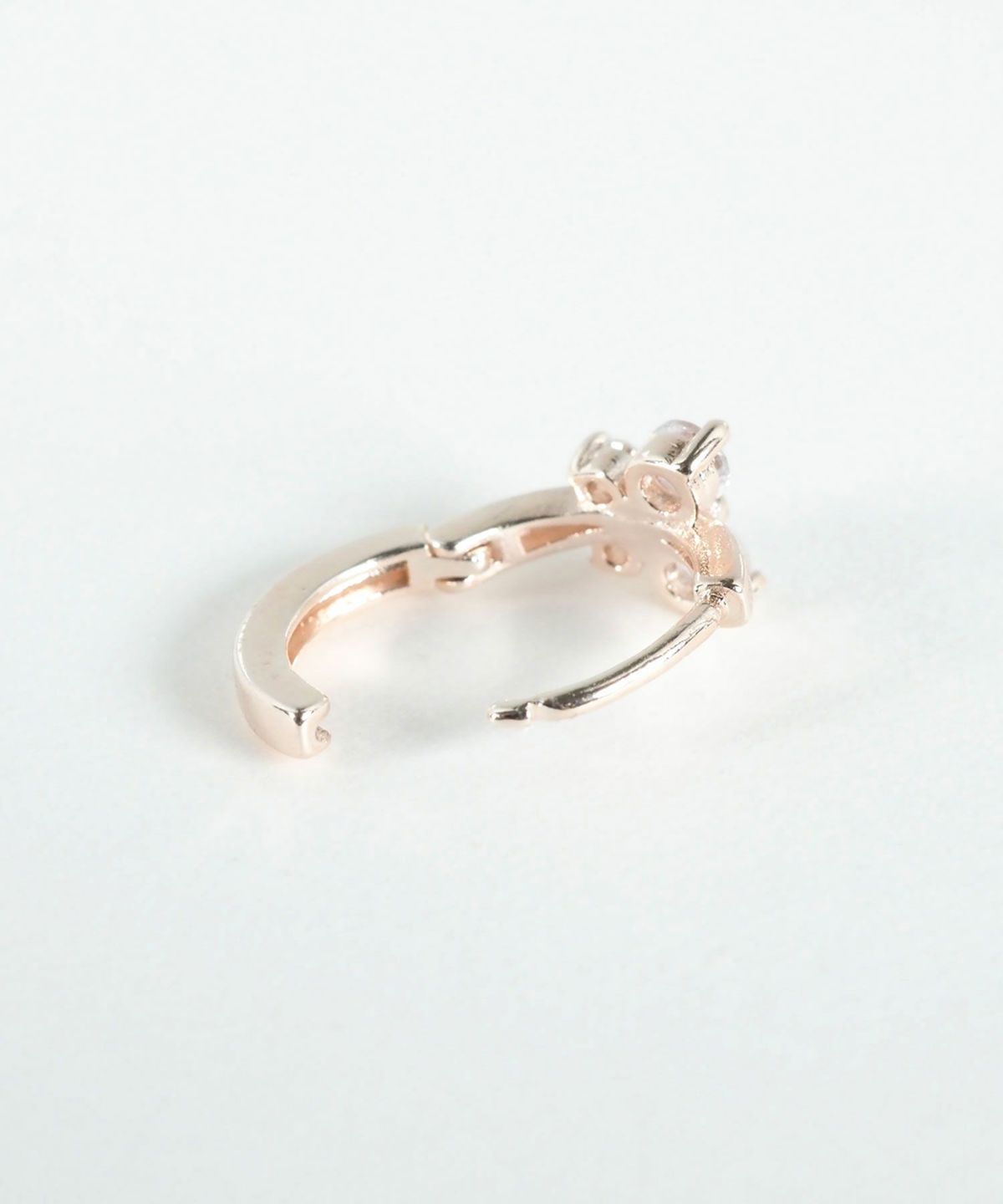 バタフライストーンワンタッチピアス