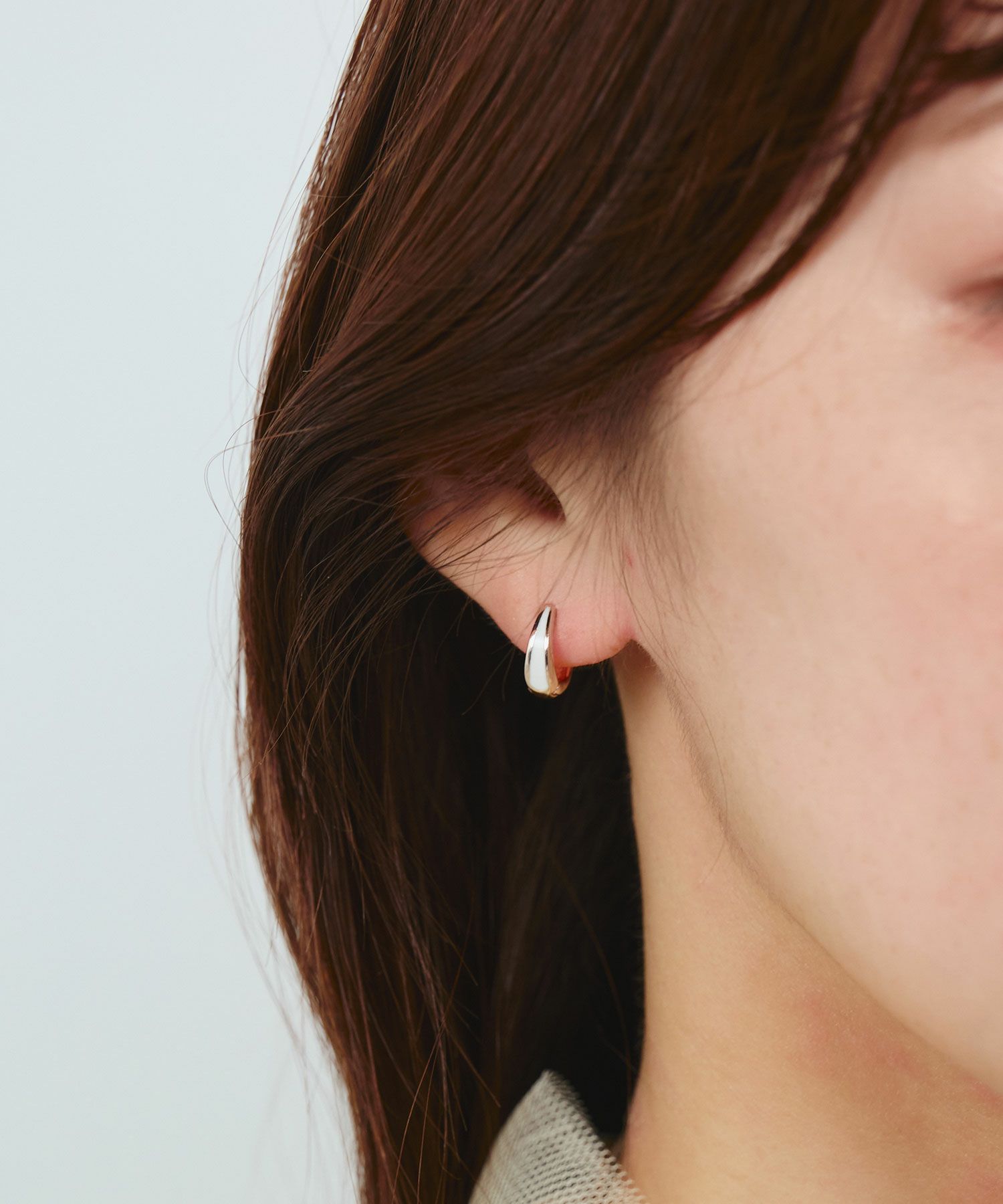 ホワイトラインワンタッチピアス