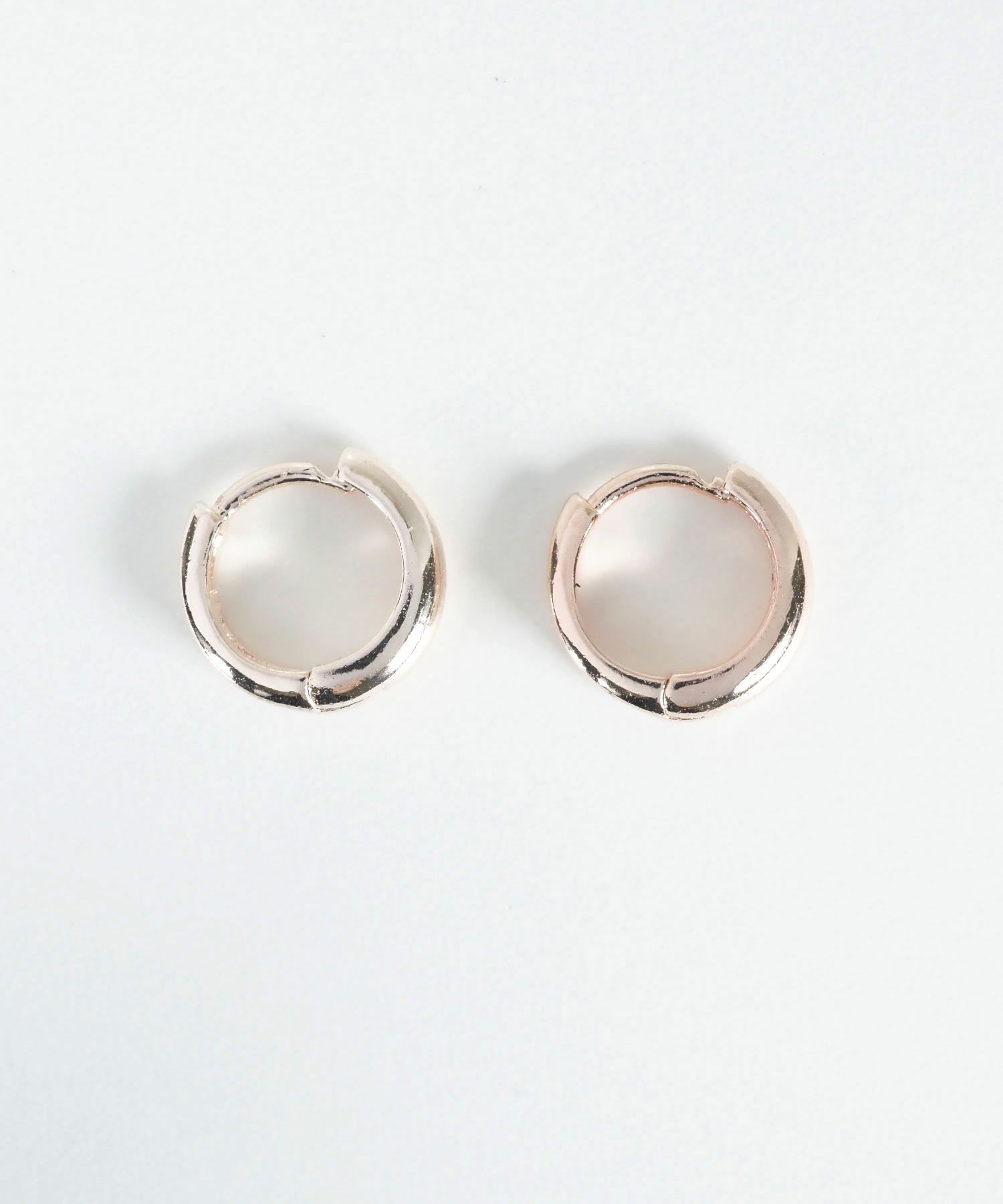 ホワイトラインワンタッチピアス