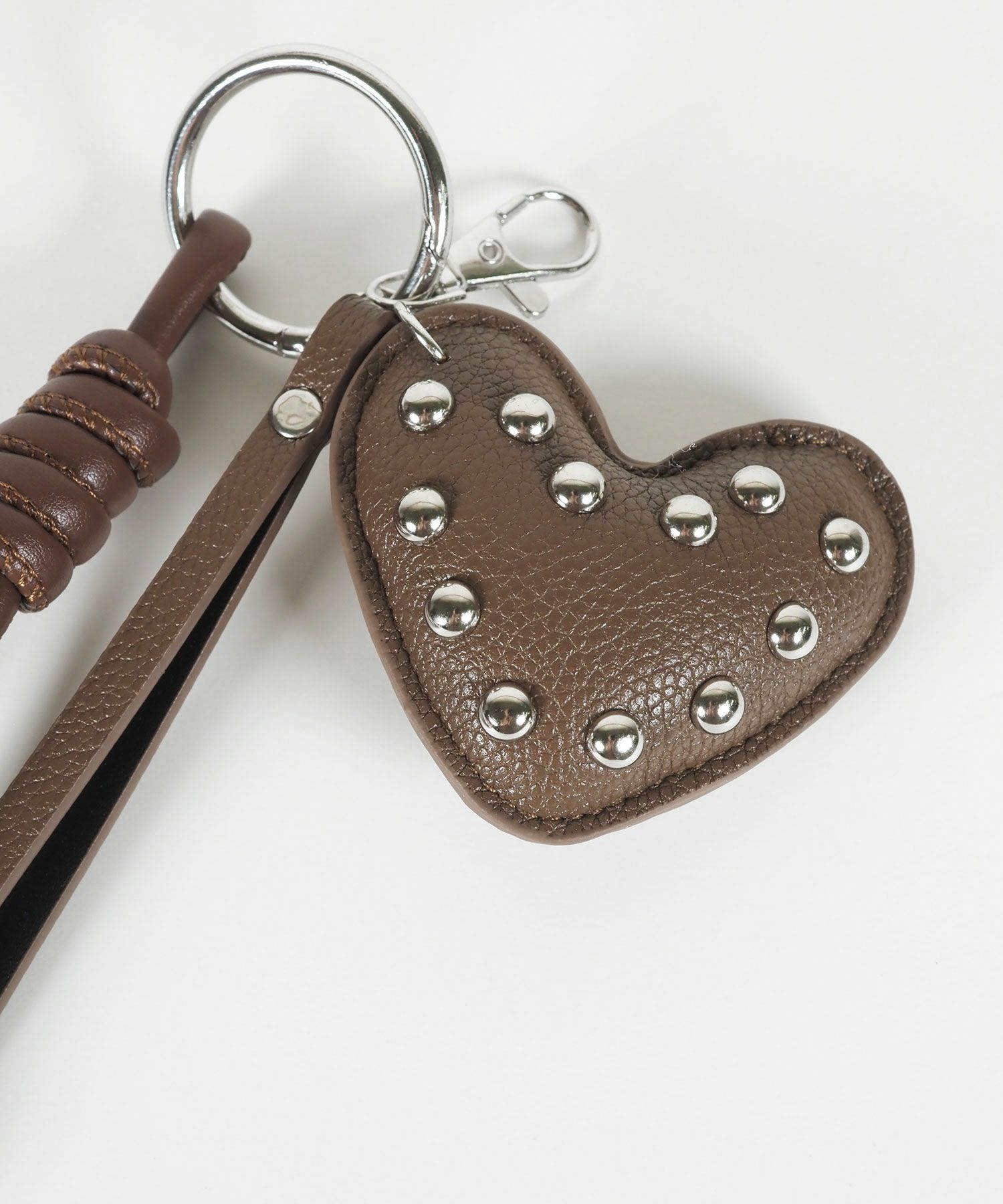 レザーハートメタルスタッズキーチャーム
