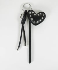 レザーハートメタルスタッズキーチャーム