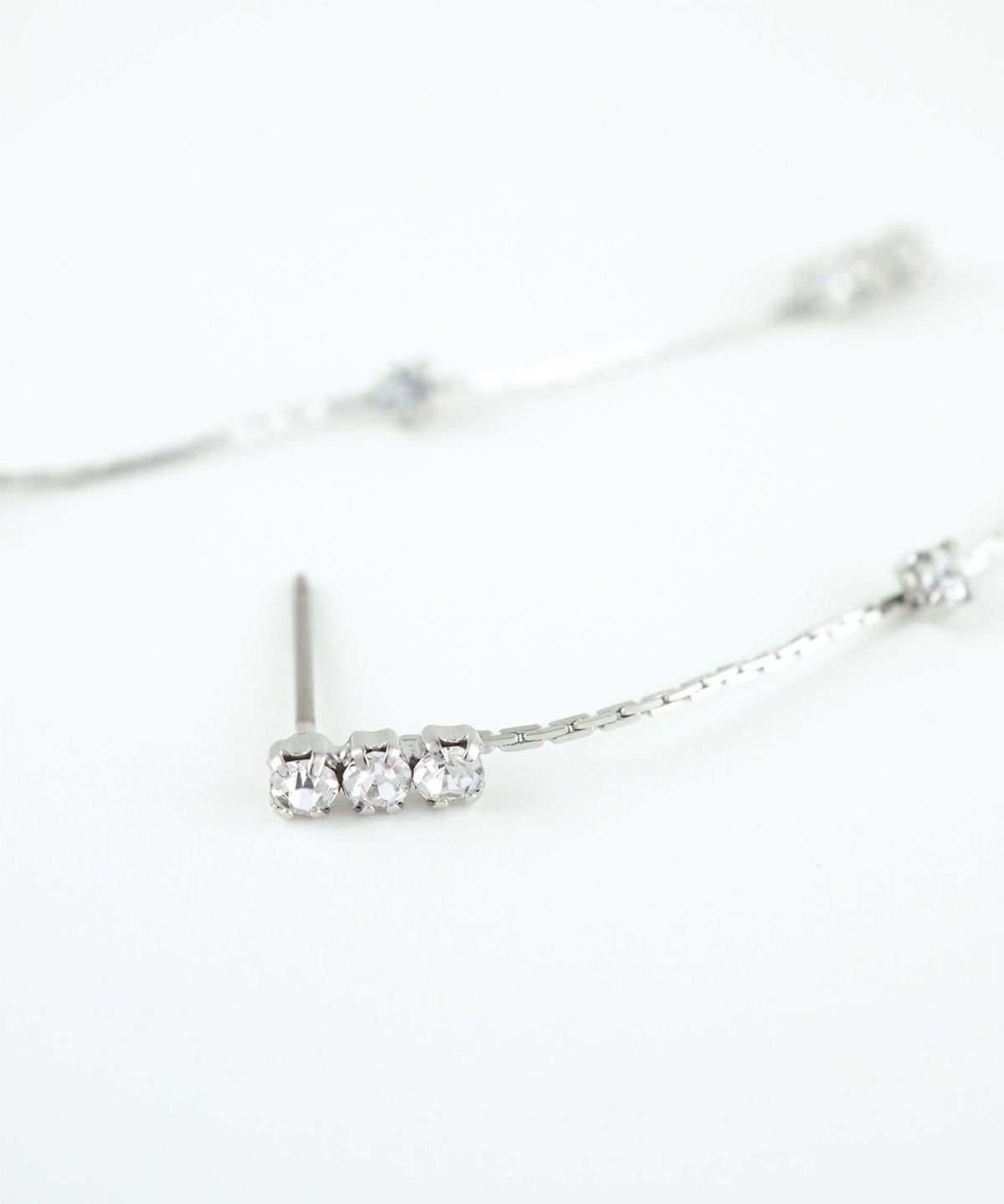 トリプルストーンラインピュアチタンポストピアス【ISS】