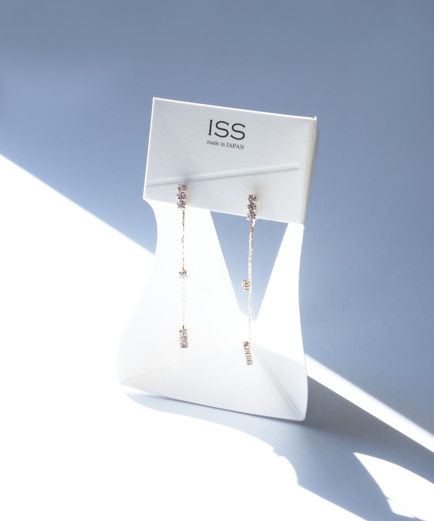 トリプルストーンラインピュアチタンポストピアス【ISS】