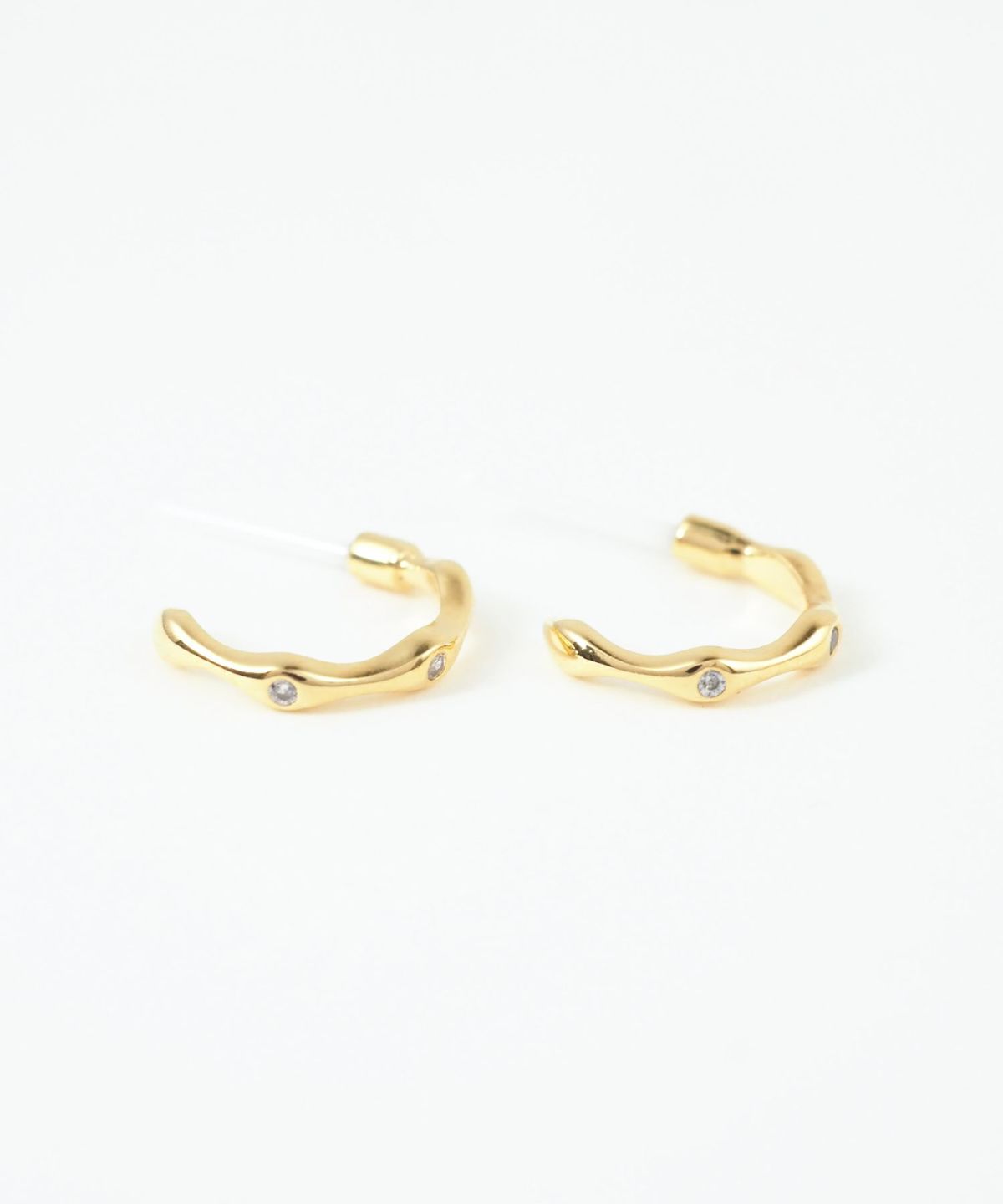 スリムウェーブフープセラミックポストピアス