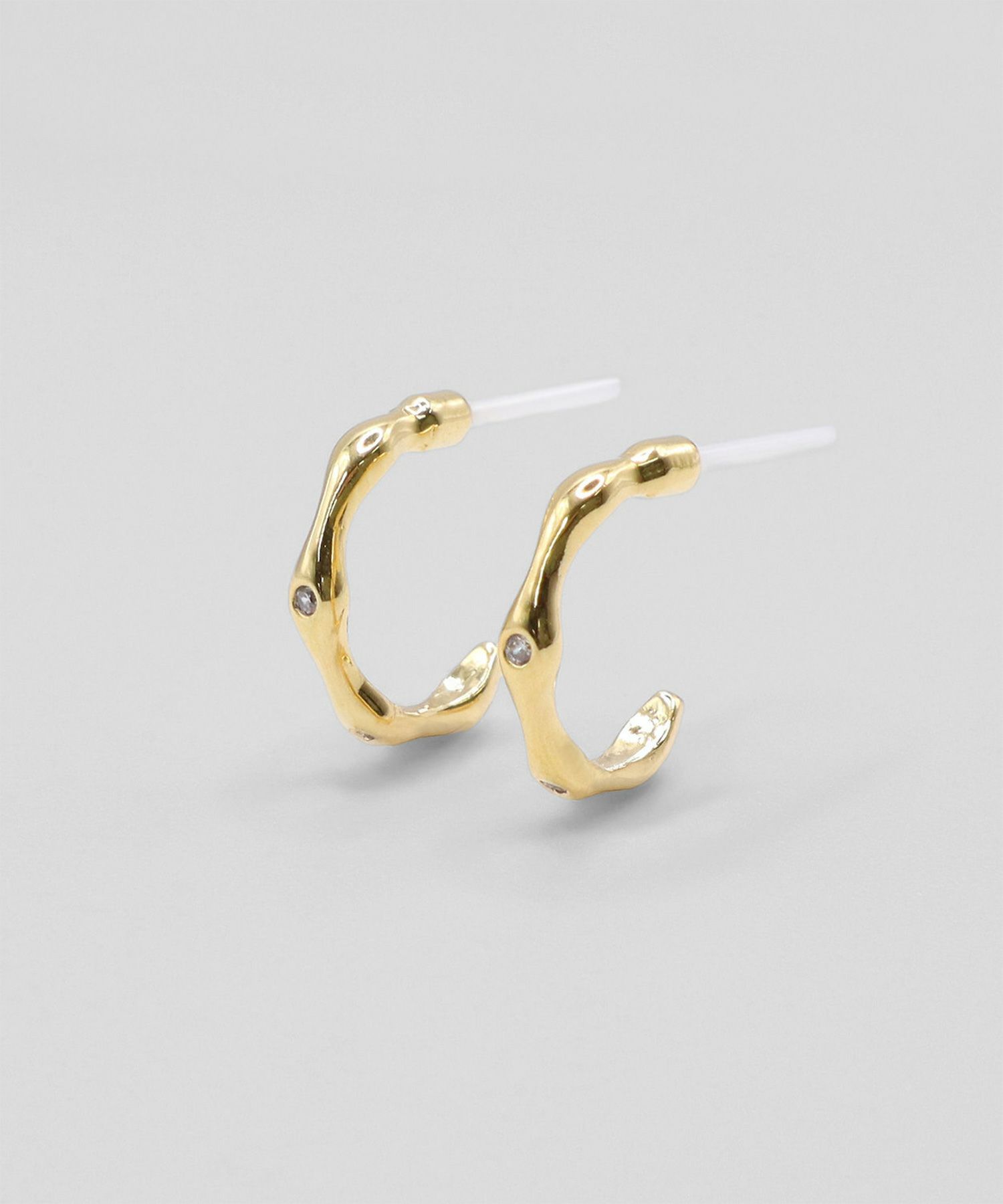 スリムウェーブフープセラミックポストピアス