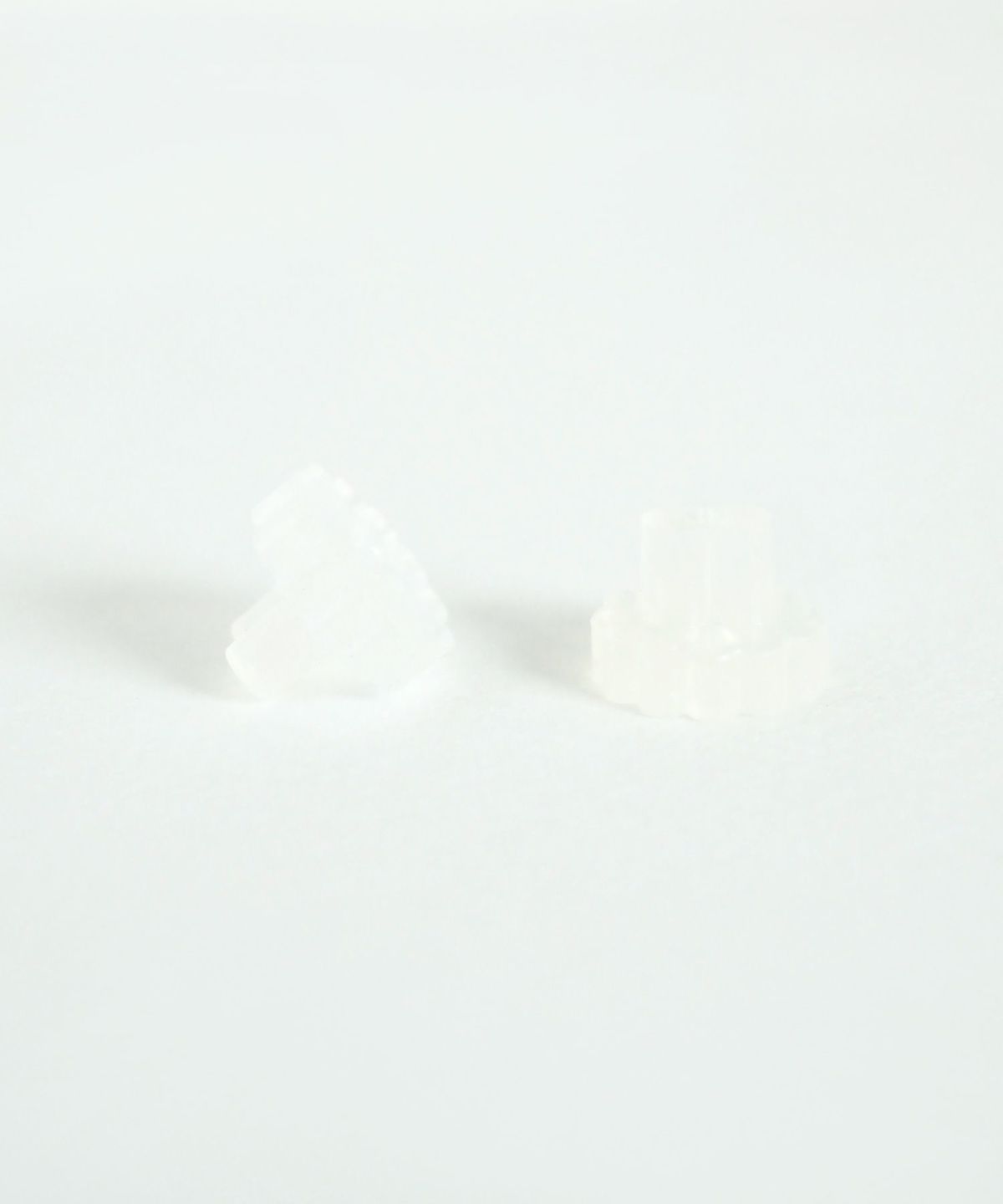 スリムウェーブフープセラミックポストピアス