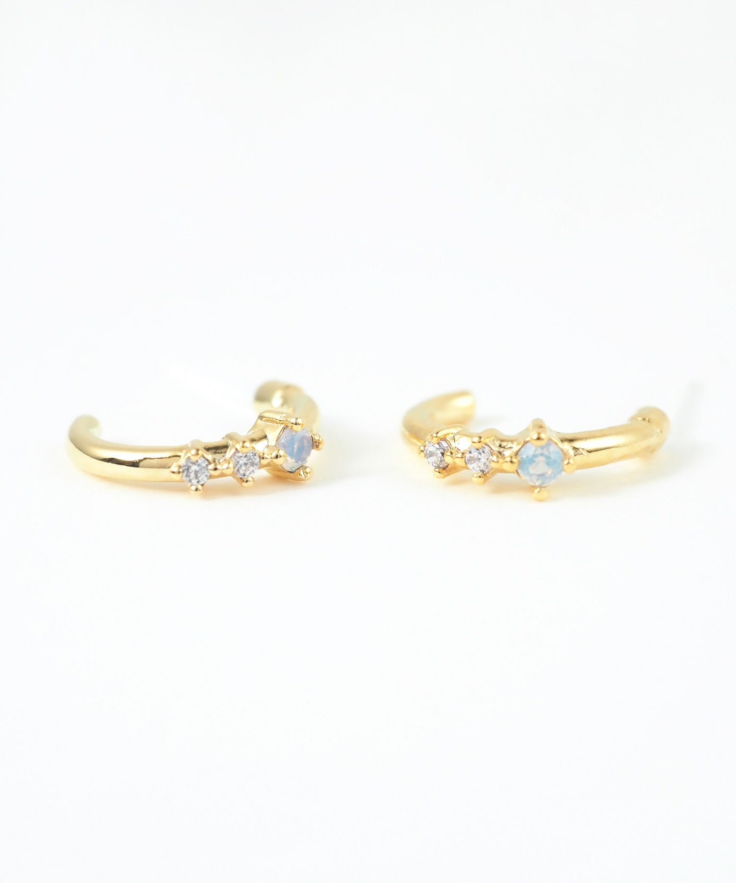 ホワイトストーンフープセラミックポストピアス