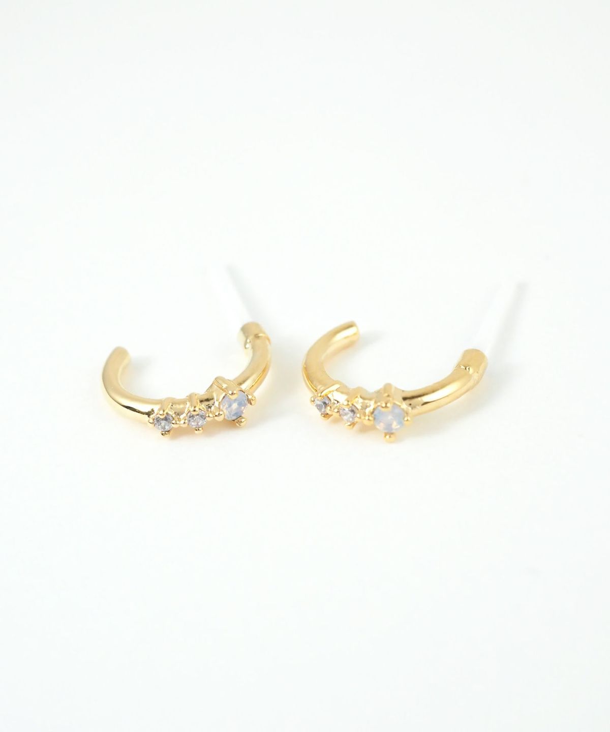 ホワイトストーンフープセラミックポストピアス