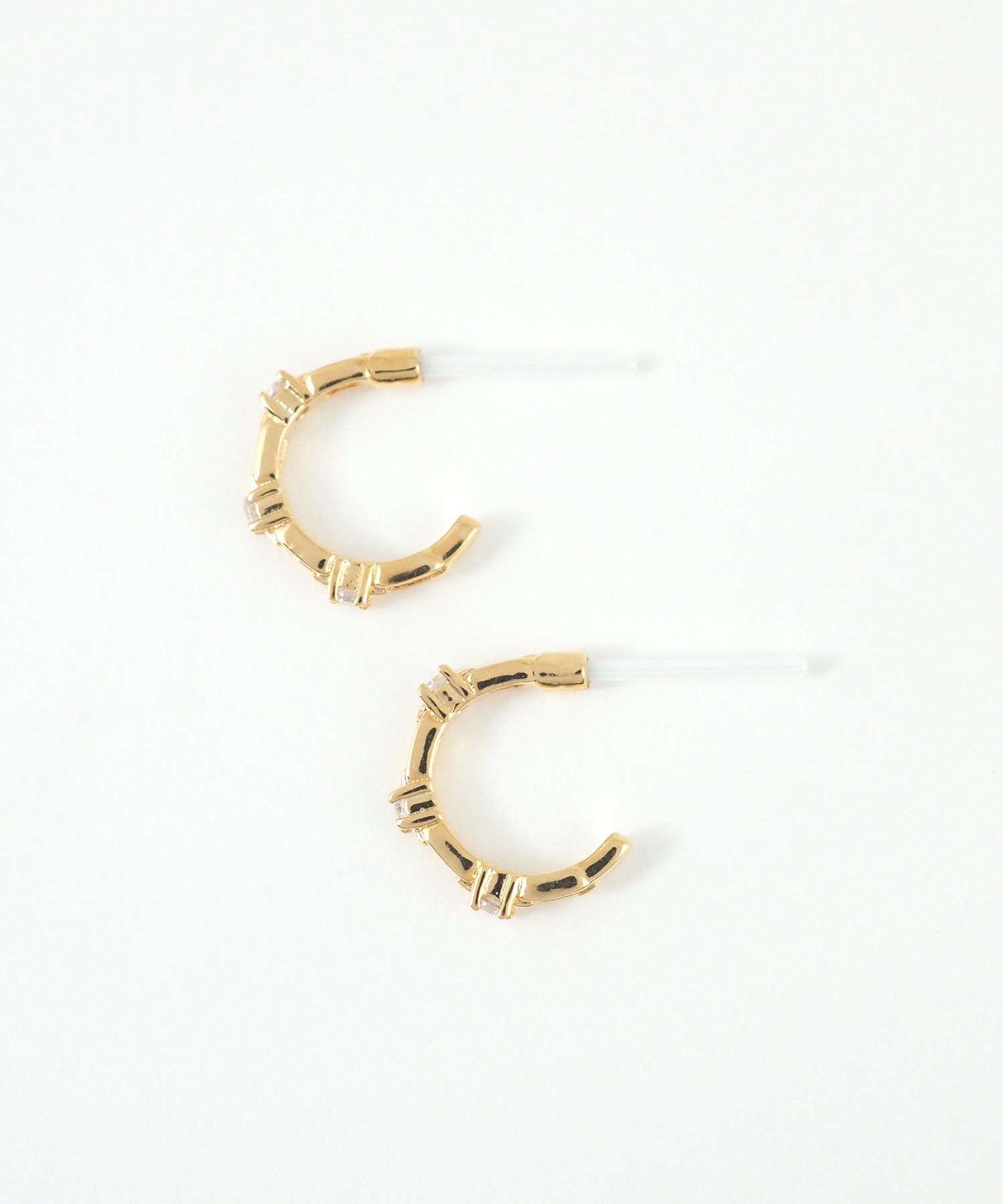 トリプルストーンフープセラミックポストピアス