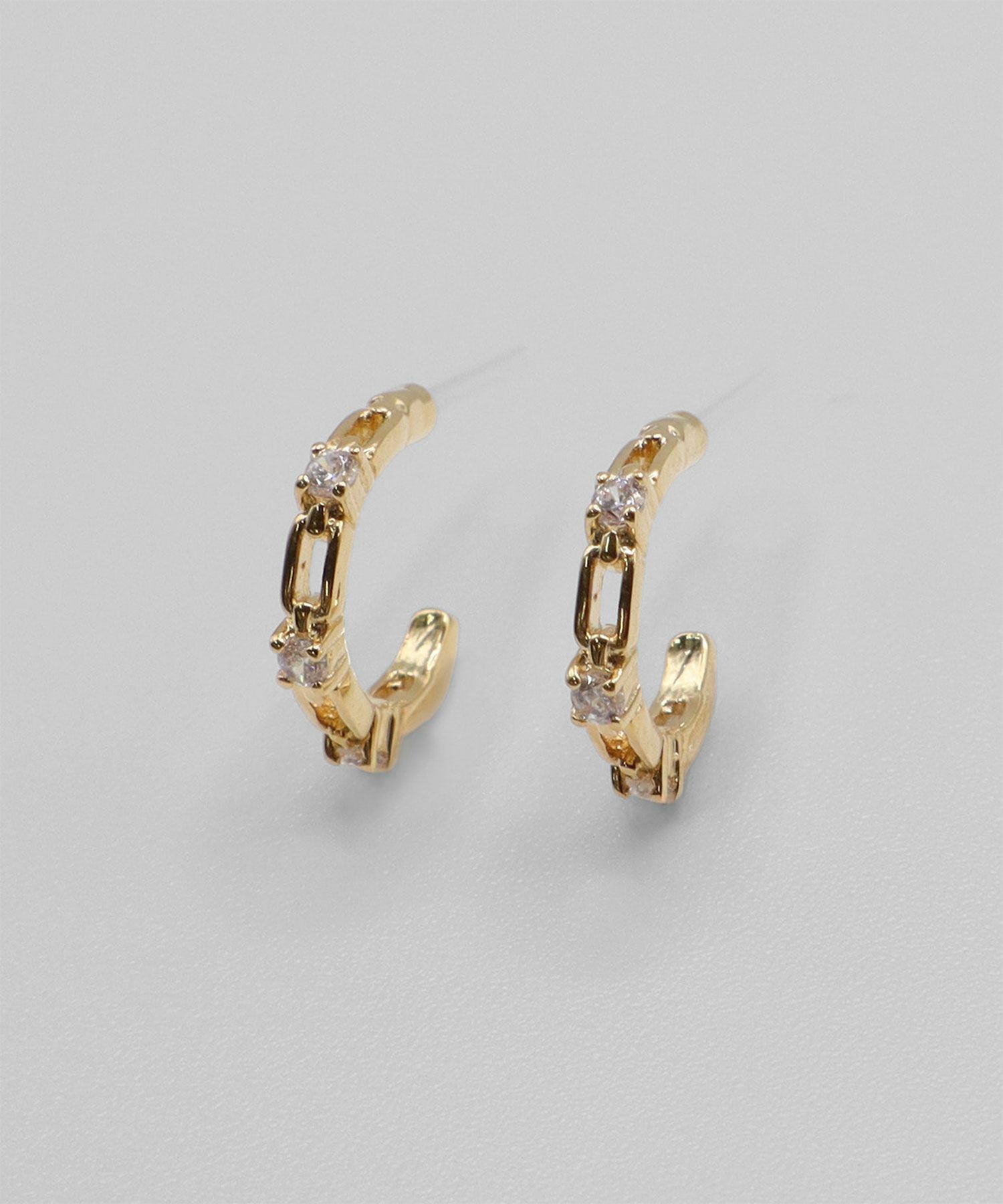 トリプルストーンフープセラミックポストピアス