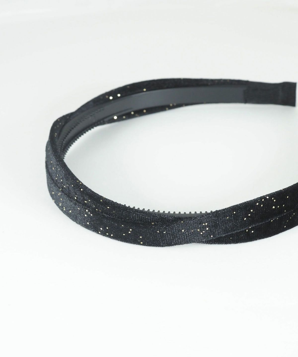 ツイストラメベロアカチューシャ