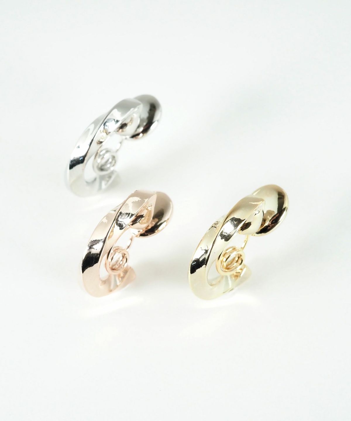 ツイストグランループフィットイヤリング