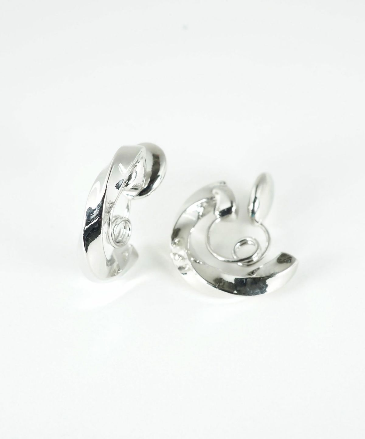 ツイストグランループフィットイヤリング