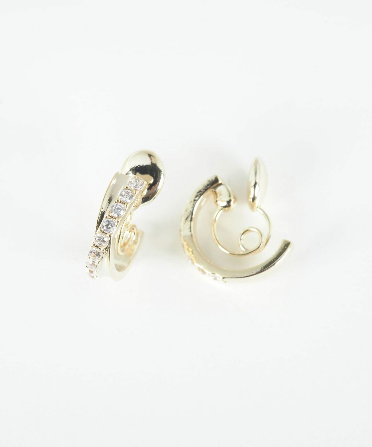 クロスラインストーングランループフィットイヤリング