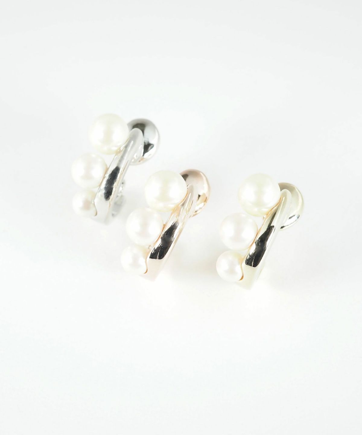 メタリックパールグランループフィットイヤリング