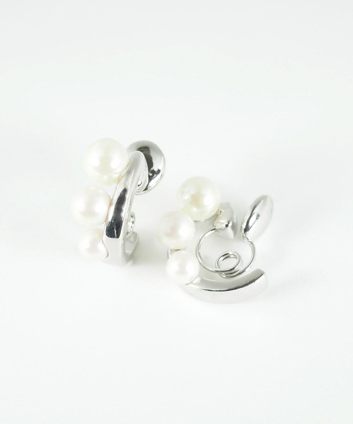 メタリックパールグランループフィットイヤリング