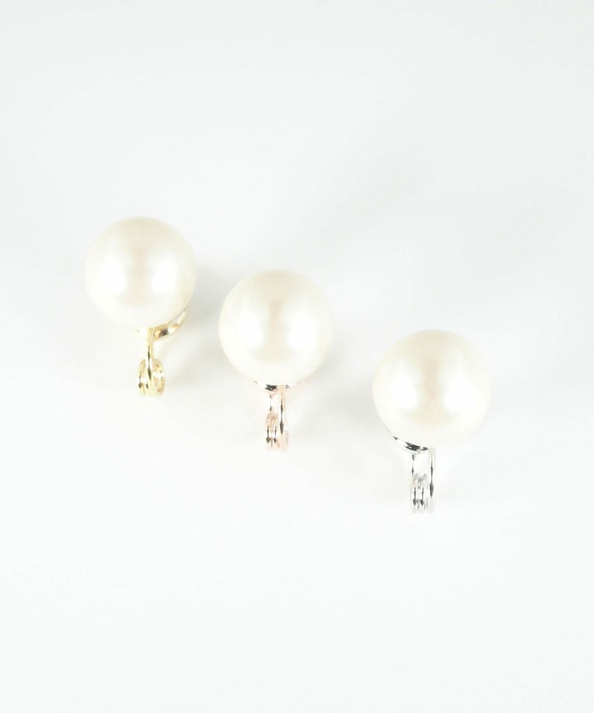 樹脂パールグランループフィットイヤリング