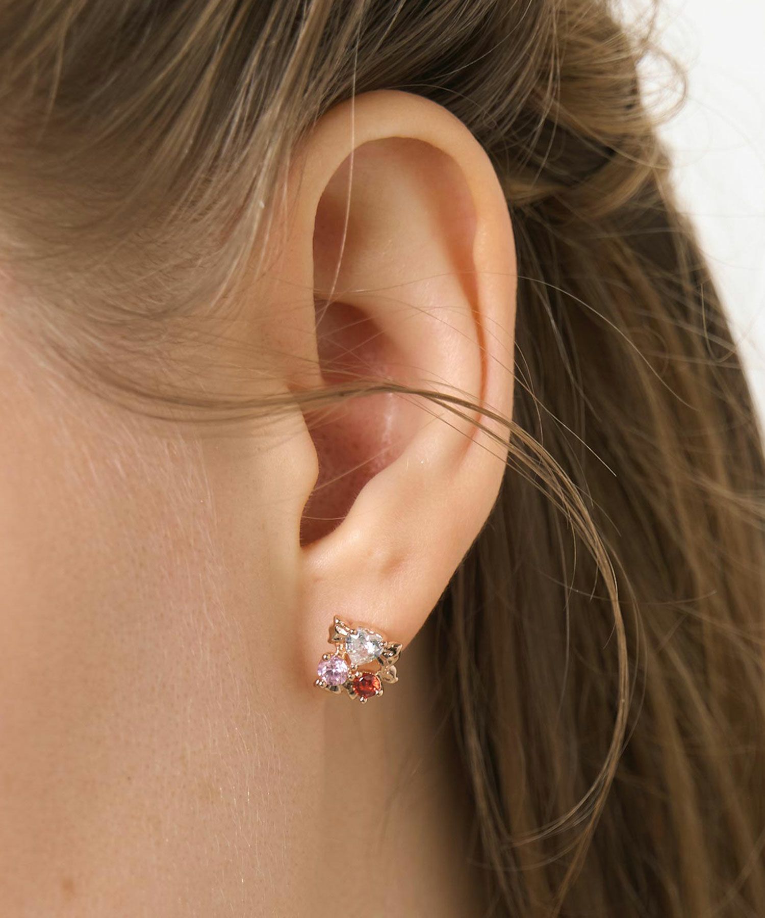 ハーテッドリボンチタンポストピアス【MUK shady sophy】 | 【公式