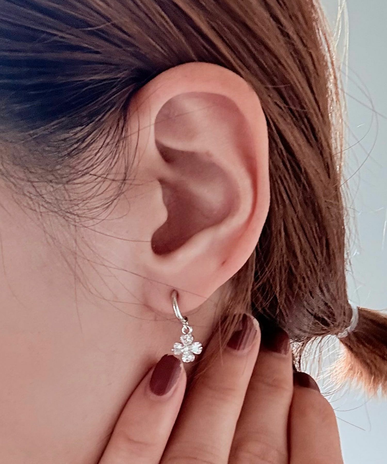 キュービッククローバーフープチタンポストピアス【Dahlia】