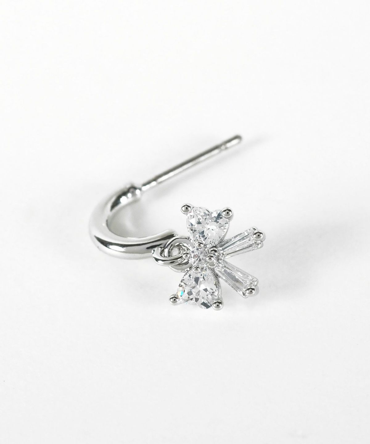 キュービックリボンフープチタンポストピアス【Dahlia】