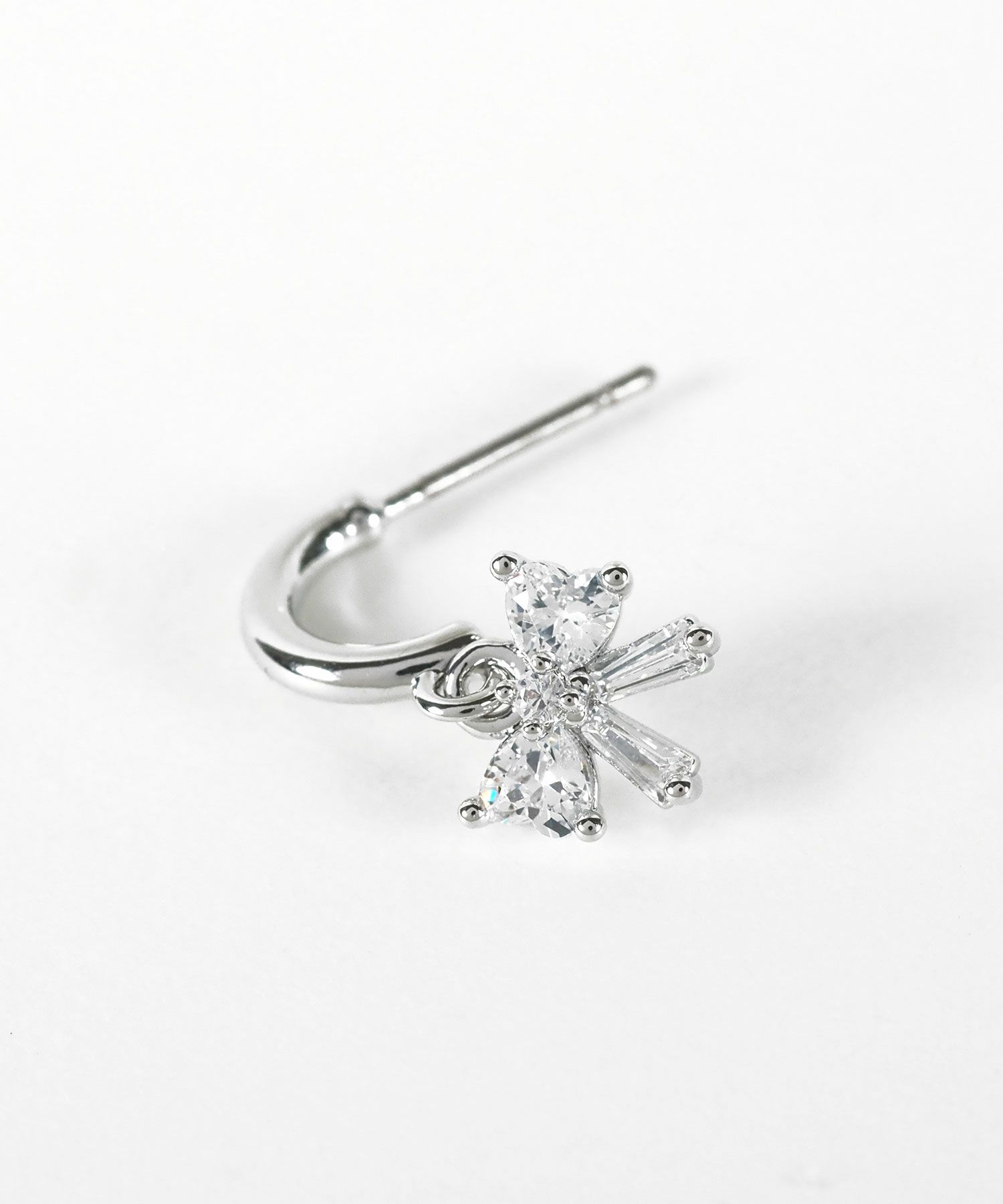 キュービックリボンフープチタンポストピアス【Dahlia】